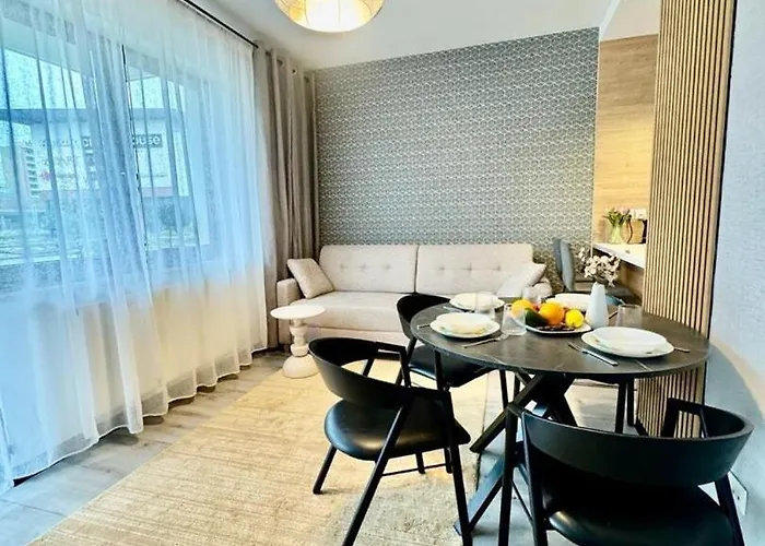 Apartamentysnu, Sloneczny Komfort Ii Z Parkingiem Lägenhet Radom